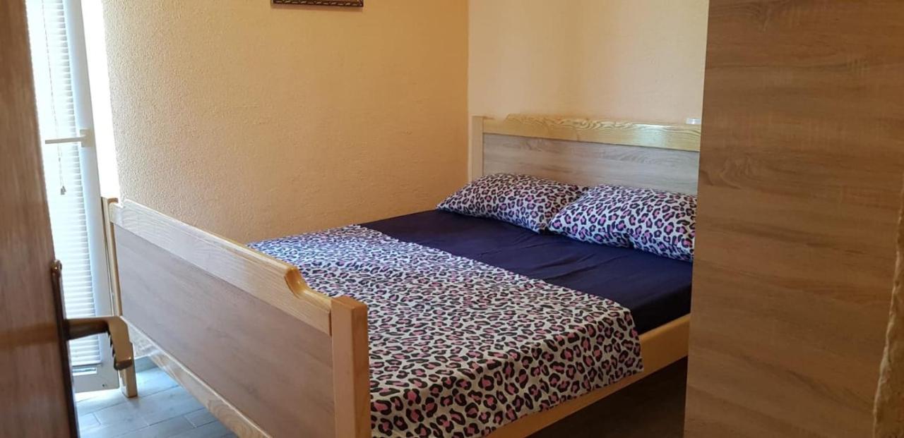 Srecko Apartman Rogoznica  Kültér fotó